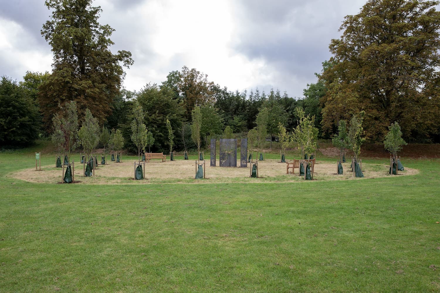 Enfield Living Memorial / Joe Robinson XL Enfield Living Memorial / Joe Robinson XL